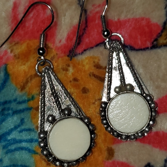 Silver w/ white stone earrings - Picture 6 of 11